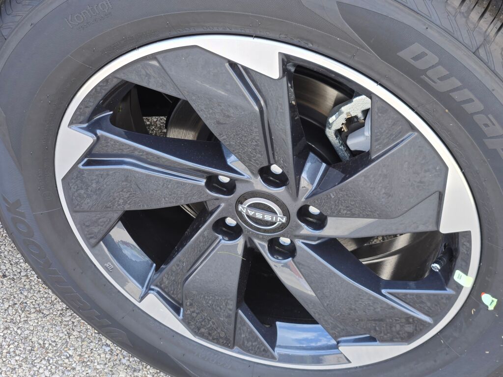 2026 Nissan Rogue SV photo 10