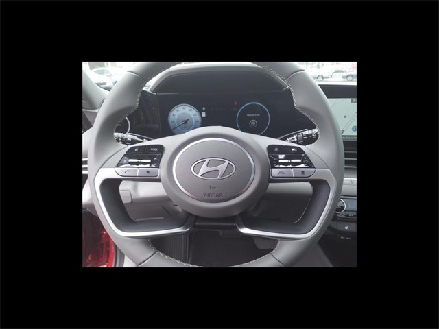 2024 Hyundai Elantra SEL photo 13