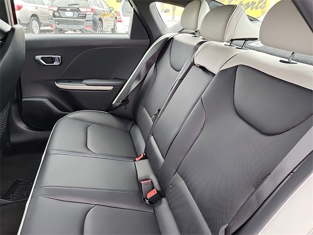 2025 Kia K4 GT-Line Turbo photo 14