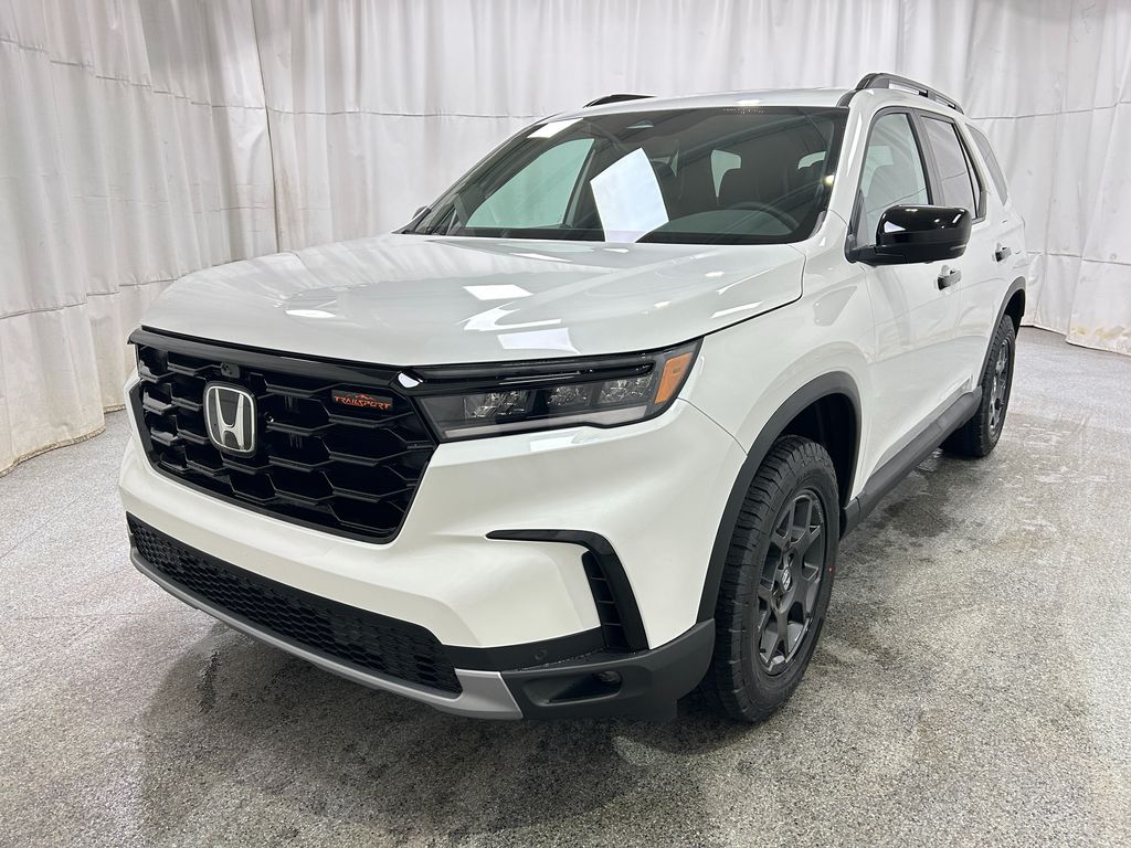 2025 Honda Pilot TrailSport photo 2