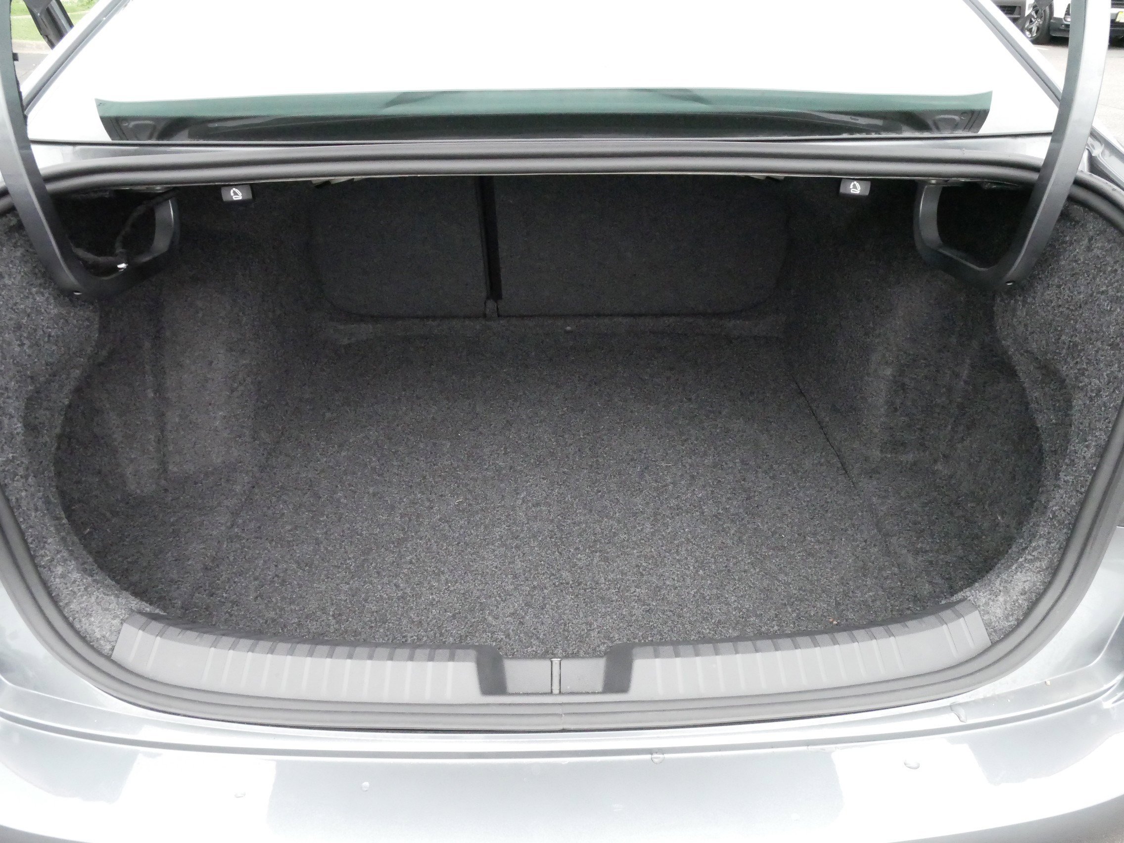 2024 Volkswagen Jetta SE photo 17