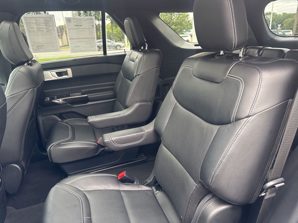 2023 Ford Explorer ST photo 34