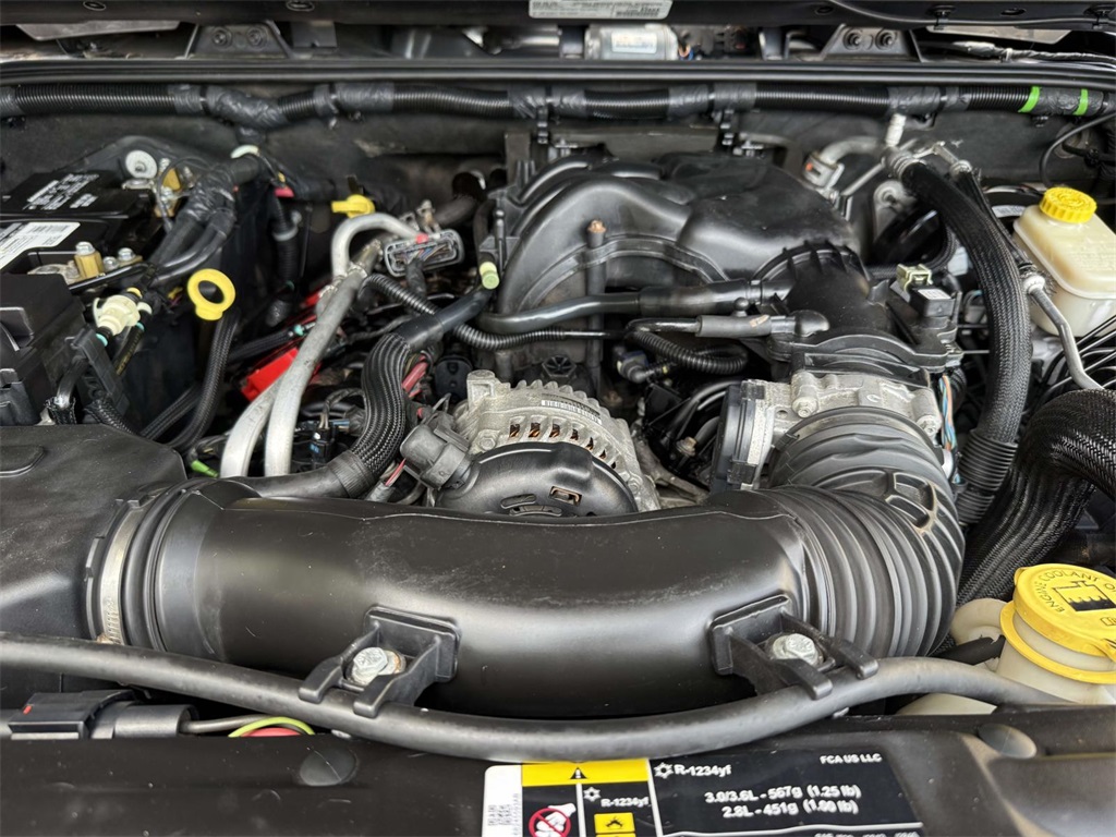 2017 Jeep Wrangler Unlimited Sahara photo 12