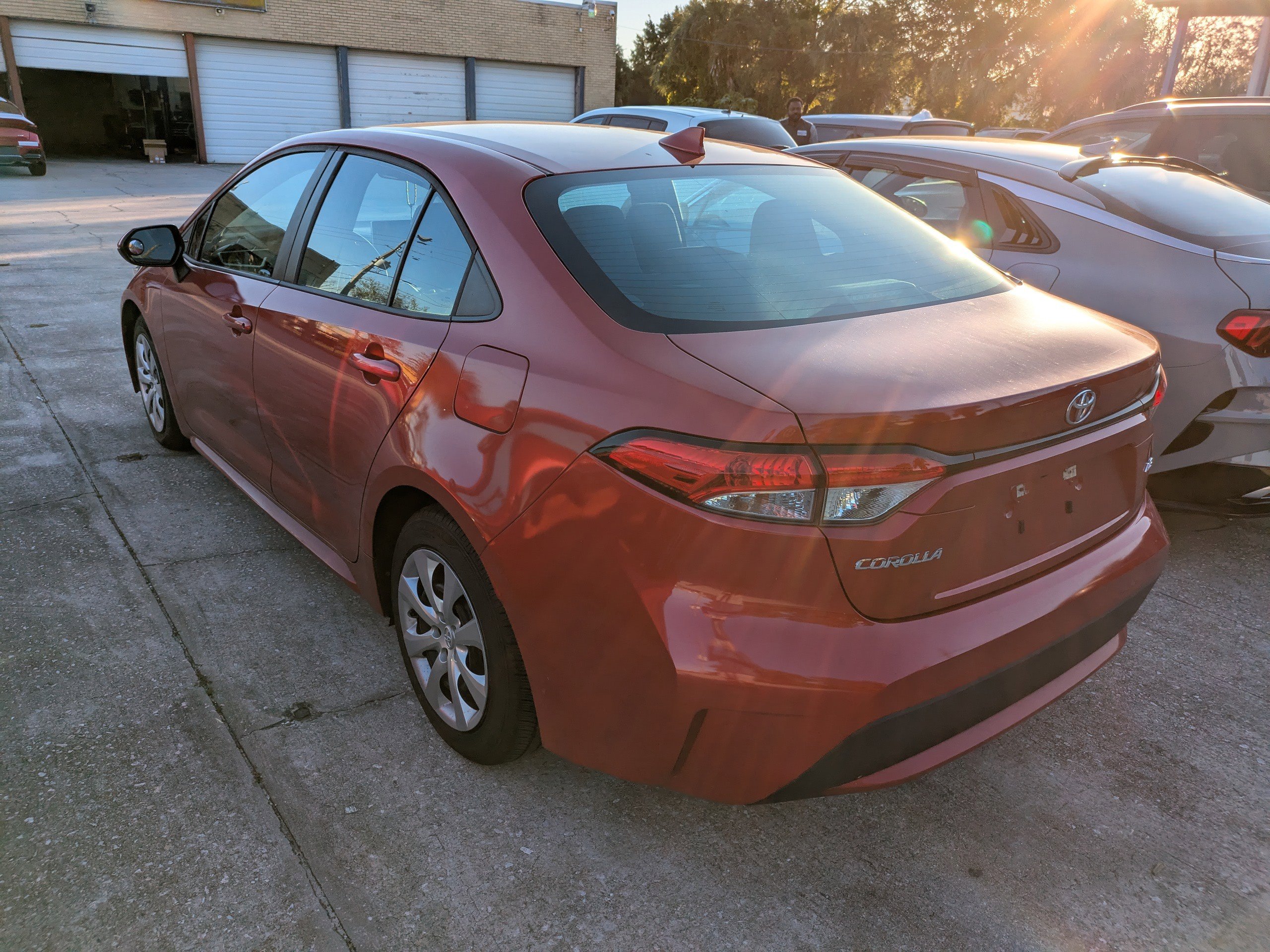 2021 Toyota Corolla LE photo 4