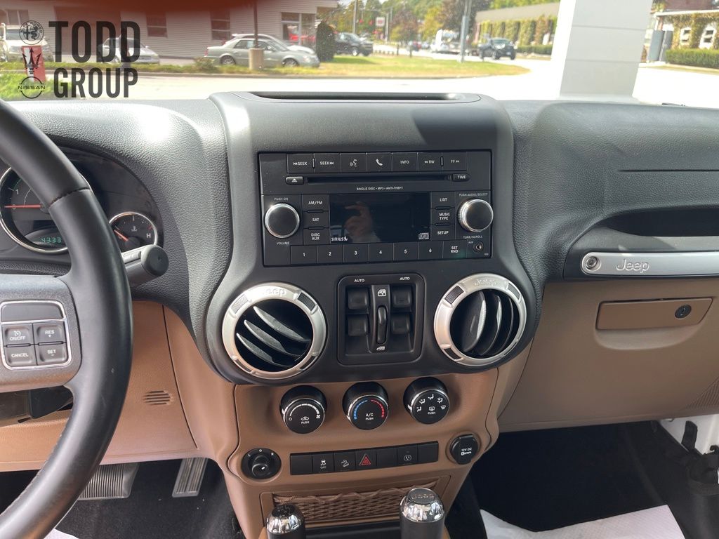 2017 Jeep Wrangler Unlimited Rubicon photo 15