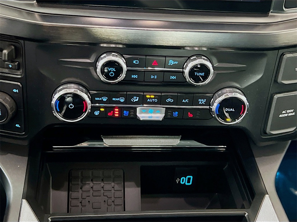 2025 Ford F-250 Lariat photo 9