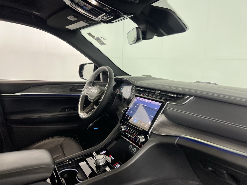 2023 Jeep Grand Cherokee Overland 4xe photo 25