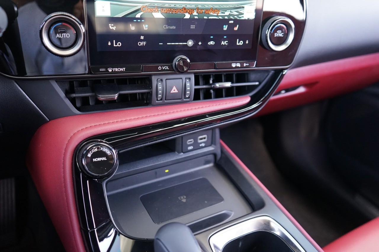 2024 Lexus NX 250 Premium photo 14