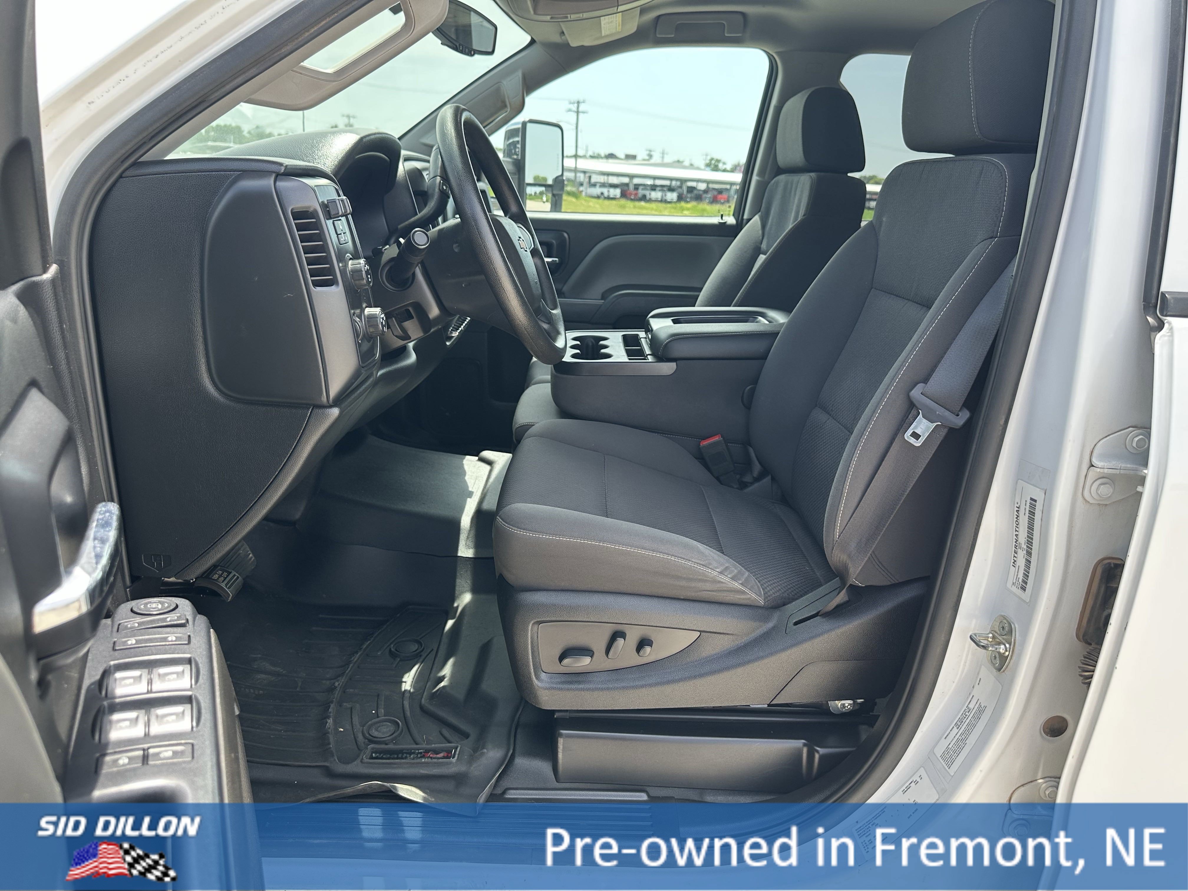 2020 Chevrolet Silverado 5500HD Work Truck photo 4