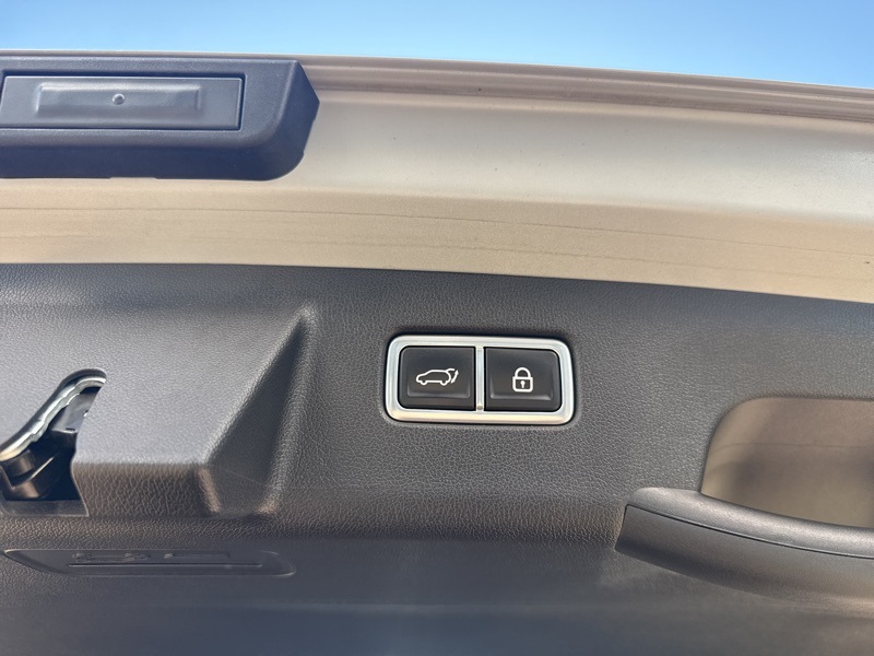 2023 Kia Sorento X-Line SX Prestige photo 11