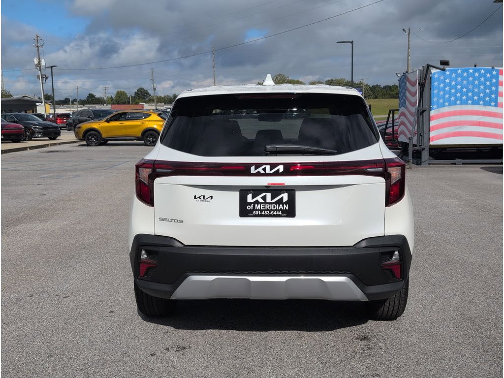 2026 Kia Seltos LX photo 3