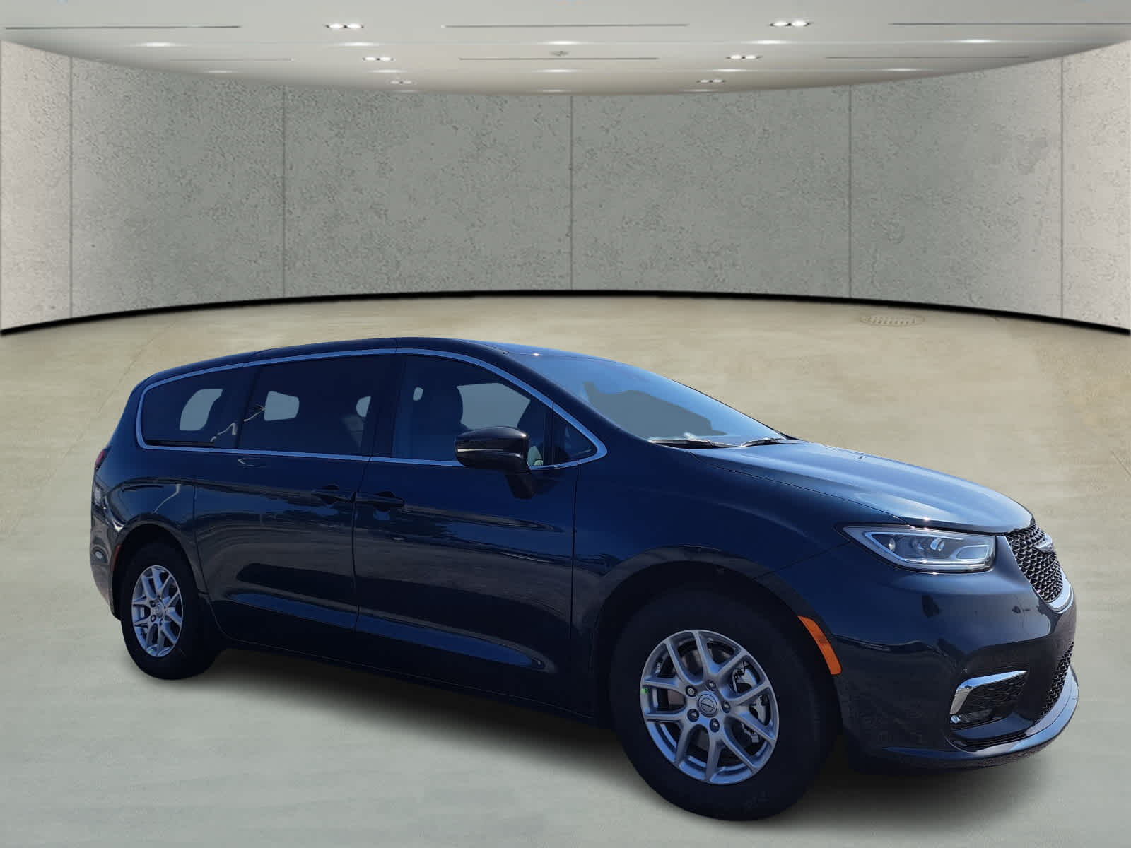 2025 Chrysler Pacifica photo 3