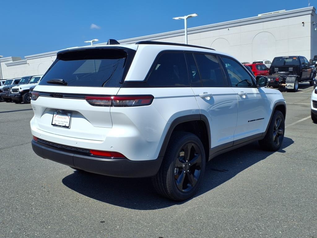 2025 Jeep Grand Cherokee Altitude X photo 17