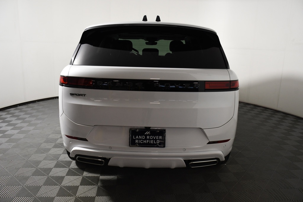 2025 Land Rover Range Rover Sport SE photo 4