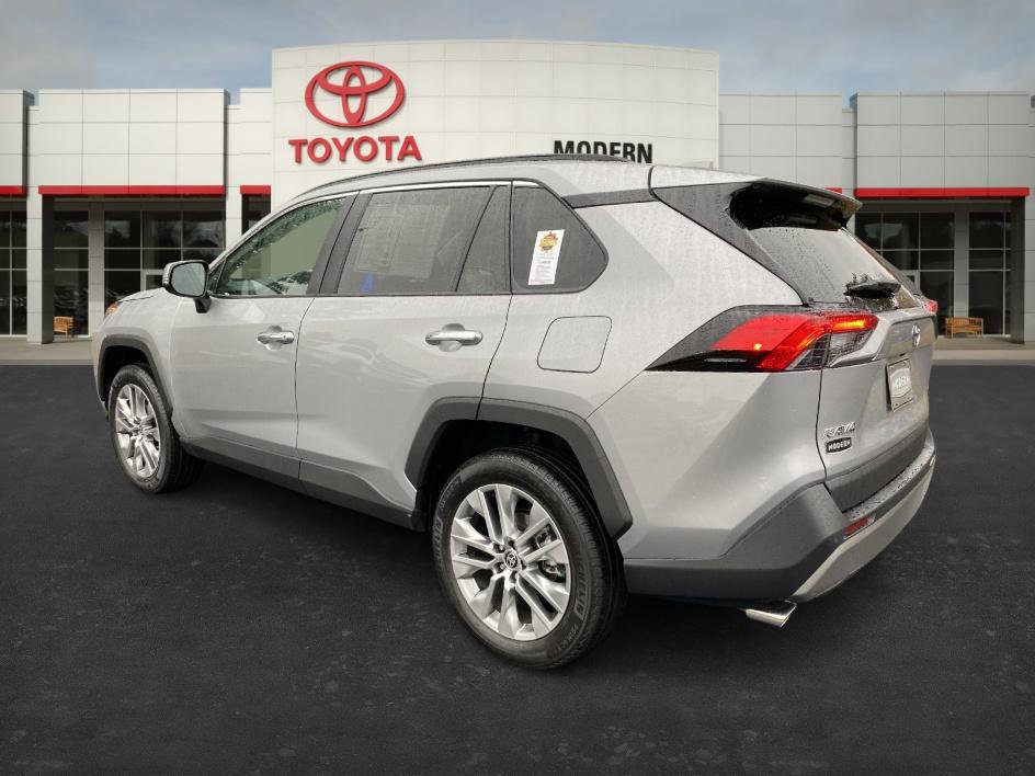 2023 Toyota RAV4 Limited photo 3