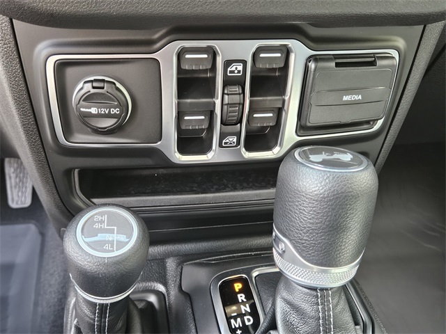 2025 Jeep Wrangler Sport photo 18