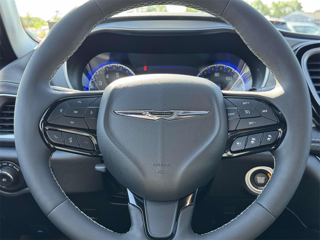 2025 Chrysler Pacifica Limited photo 16