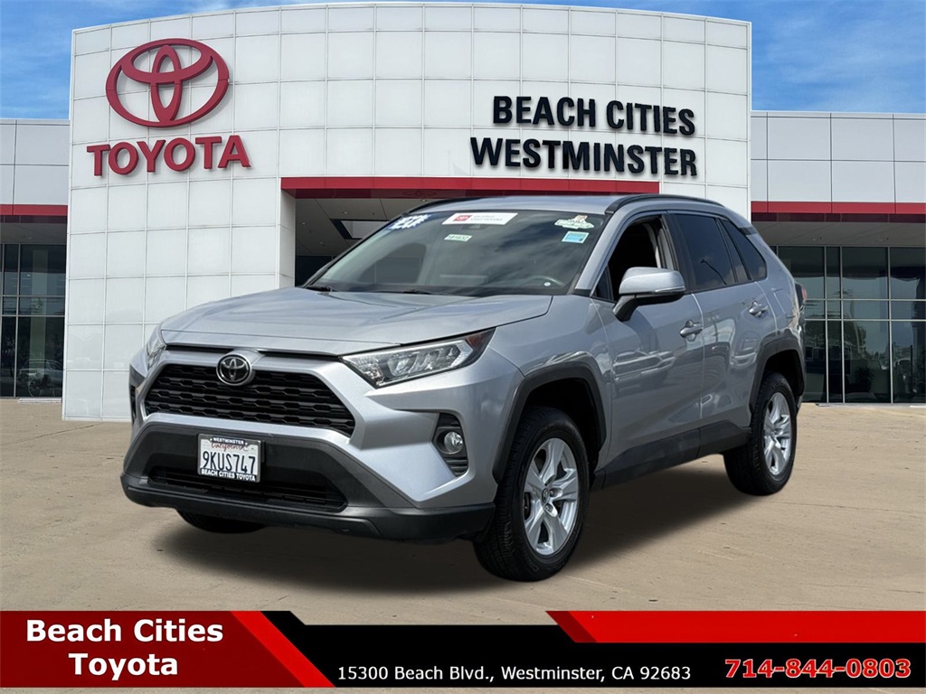 2021 Toyota RAV4 XLE photo 6
