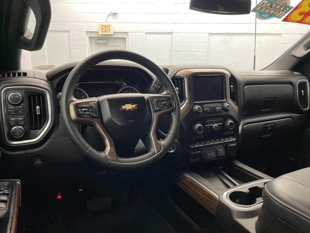 2023 Chevrolet Silverado 2500HD High Country photo 9