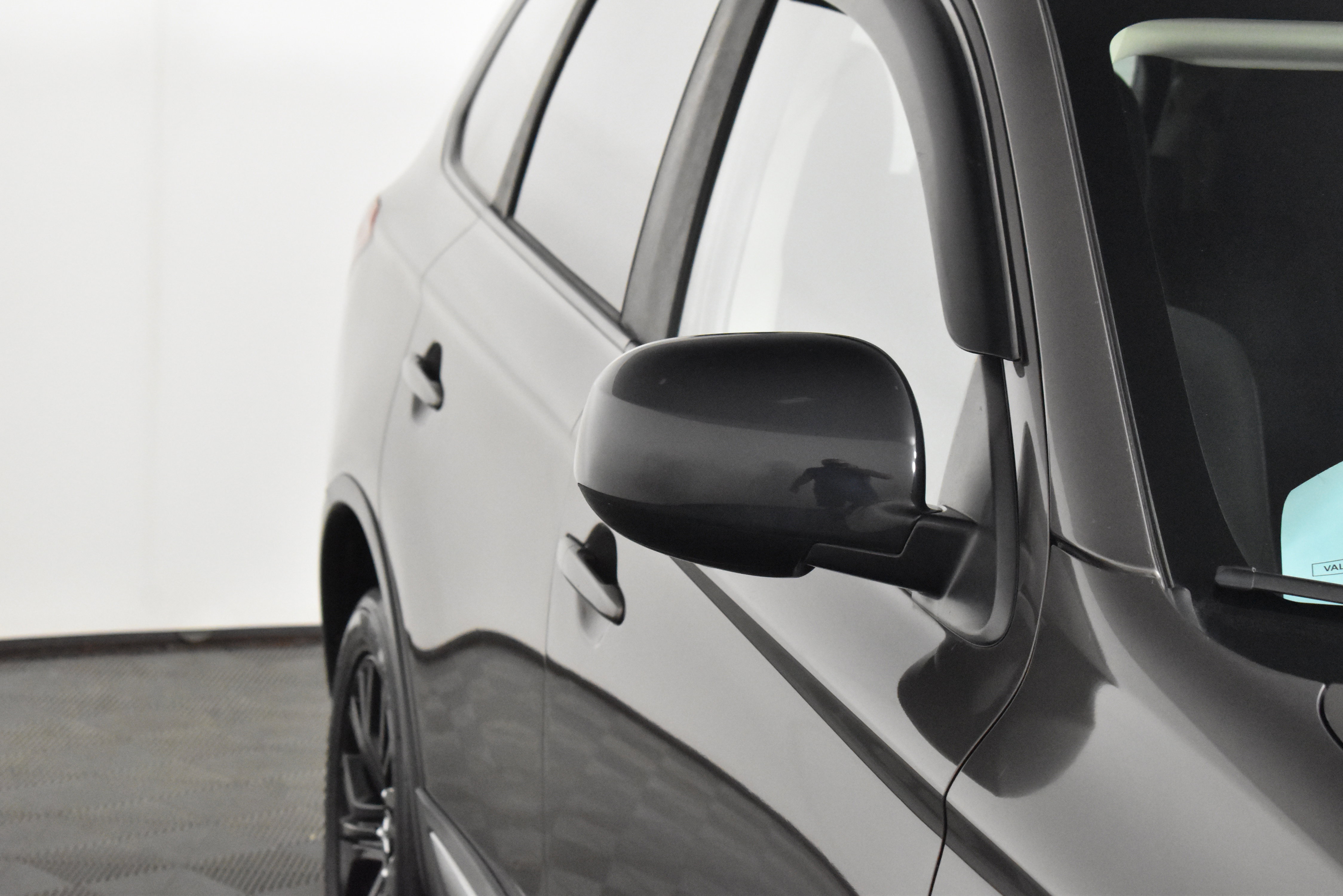 2018 Mitsubishi Outlander ES photo 2