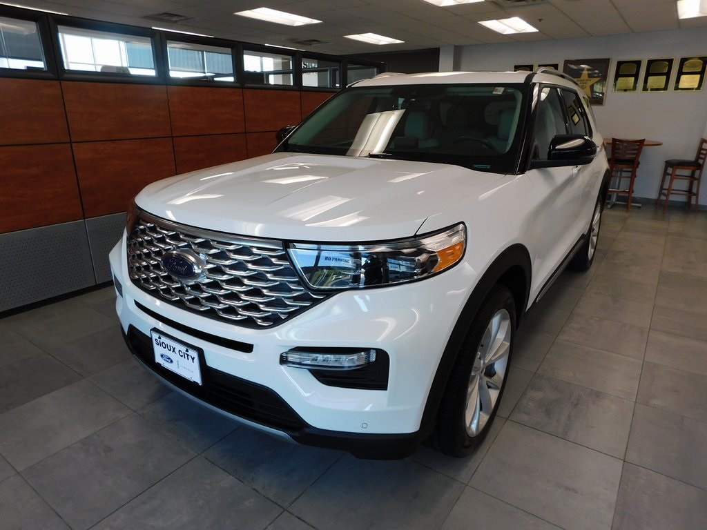 2023 Ford Explorer Platinum photo 2