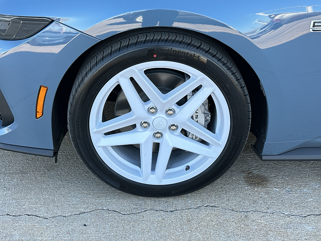 2026 Ford Mustang GT Premium photo 2