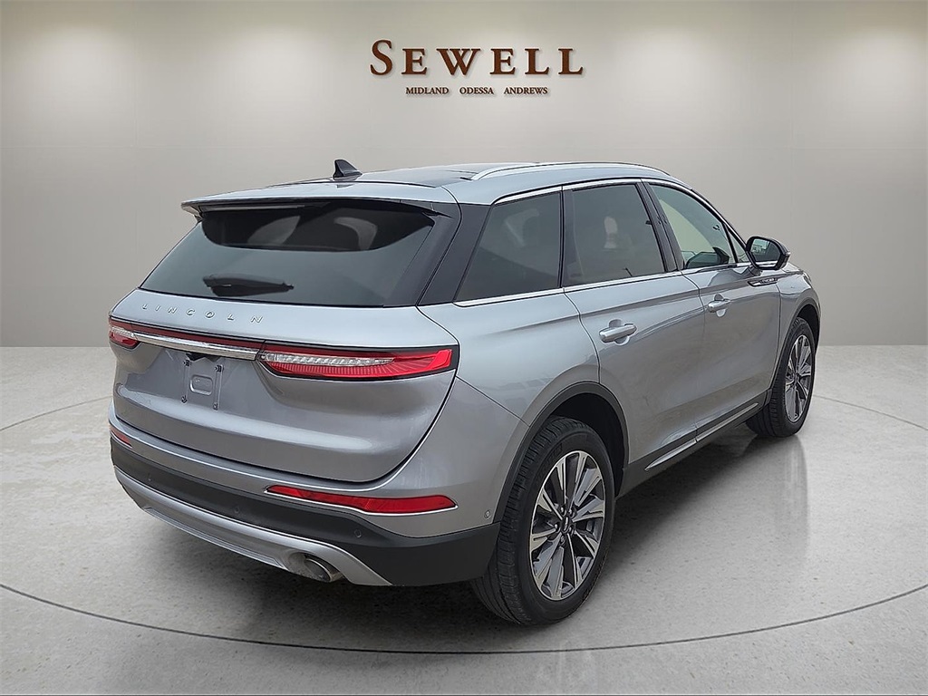 2022 Lincoln Corsair Reserve photo 3