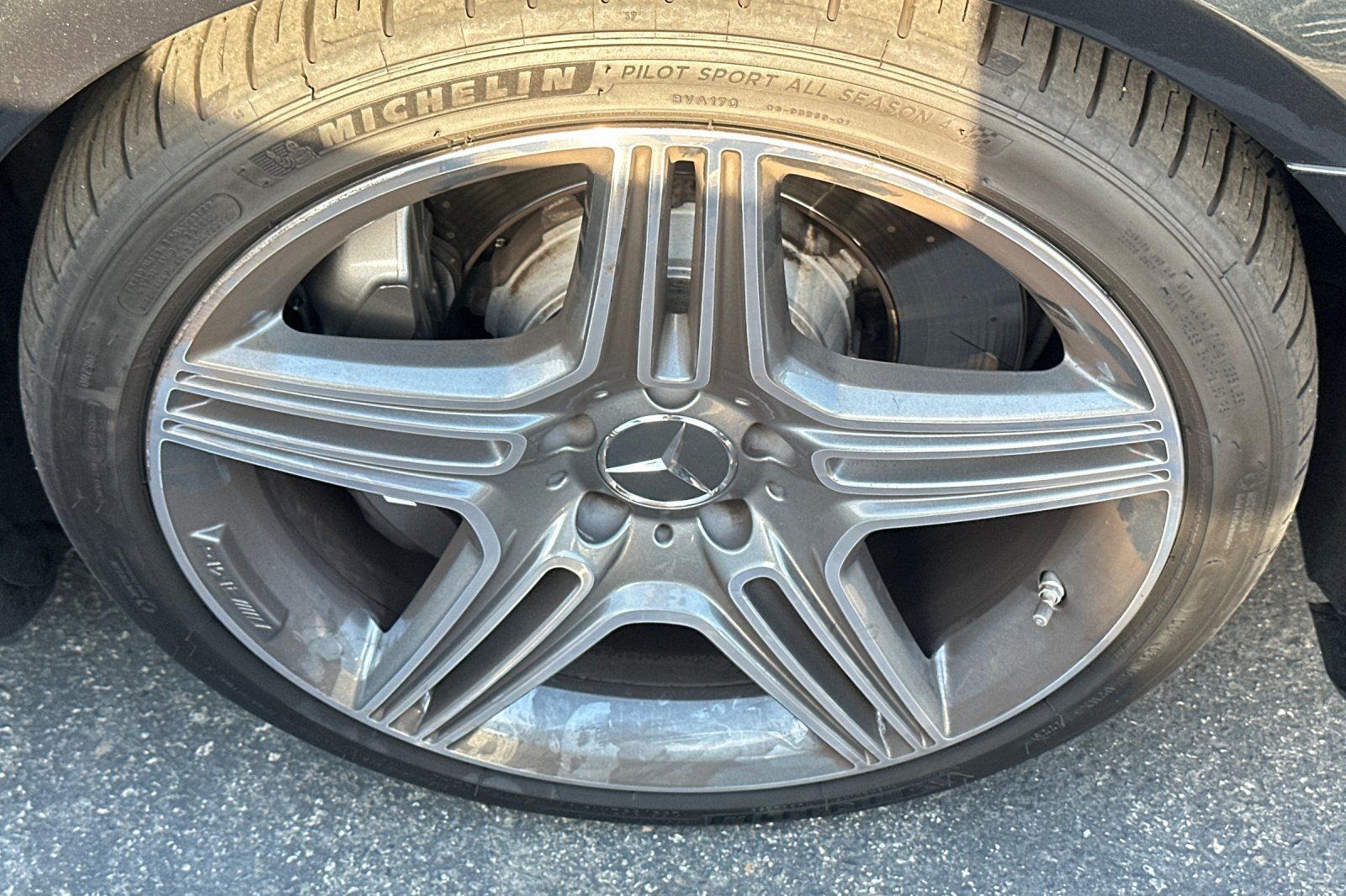 2013 Mercedes Benz SL 63 photo 2