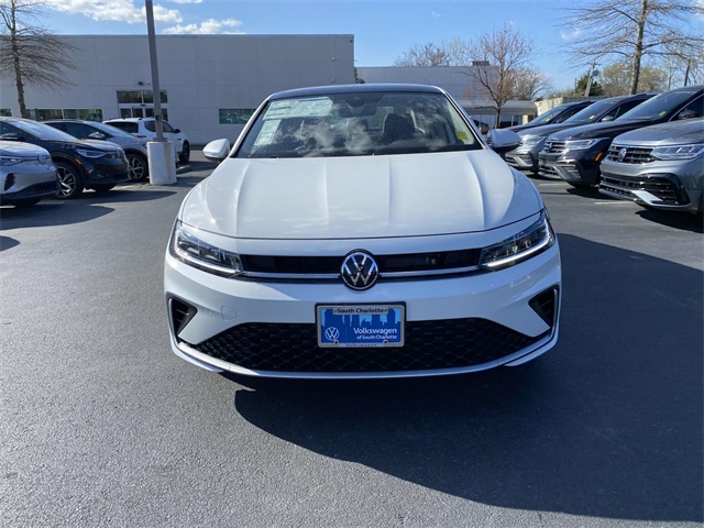 2025 Volkswagen Jetta SEL photo 2