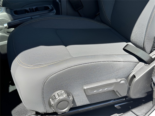 2024 Jeep Wrangler Sport S photo 29