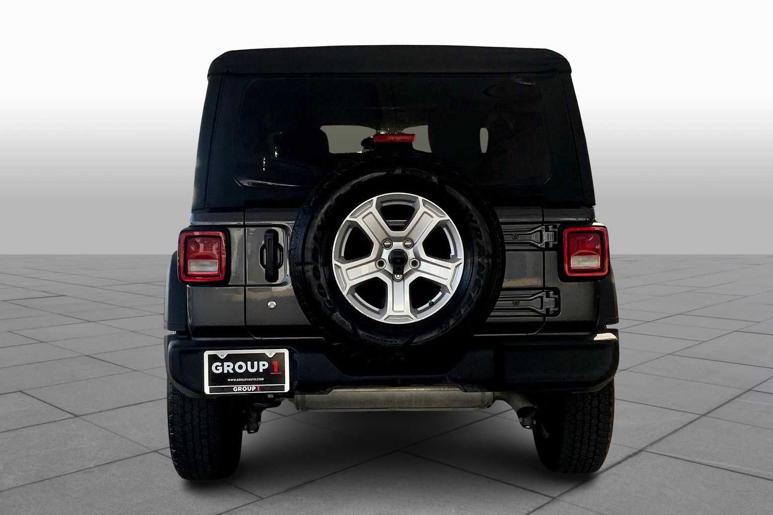 2018 Jeep Wrangler Sport S photo 4