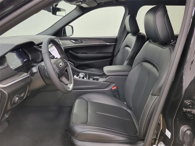 2025 Jeep Grand Cherokee Limited photo 12