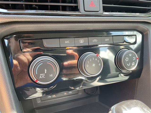2025 Volkswagen Taos S photo 28