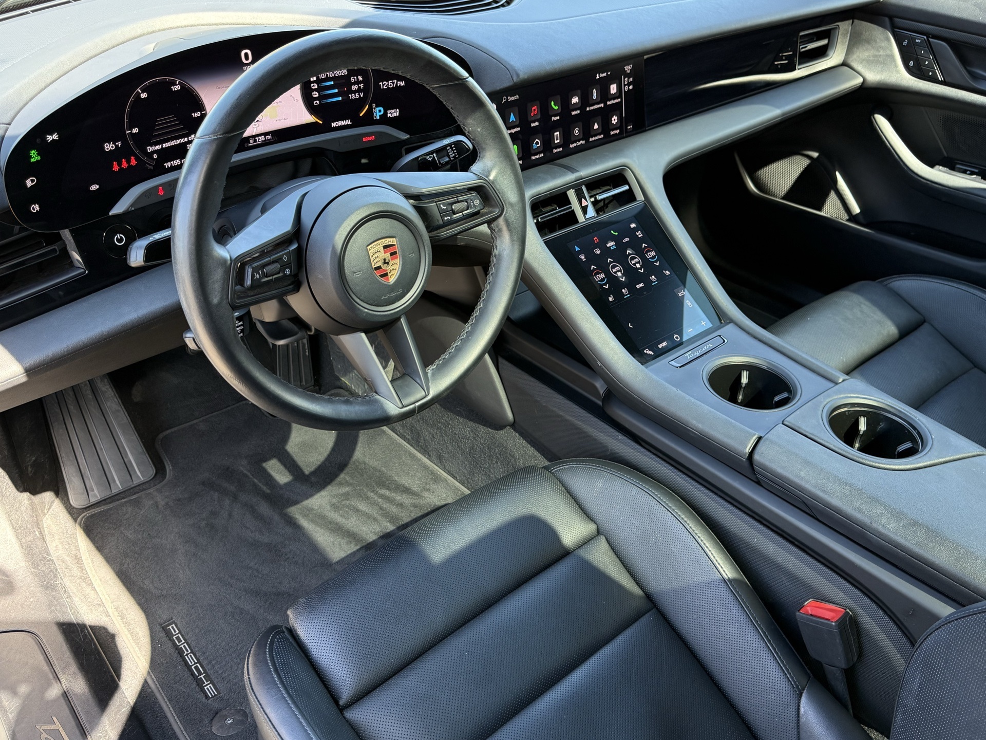 2023 Porsche Taycan photo 4