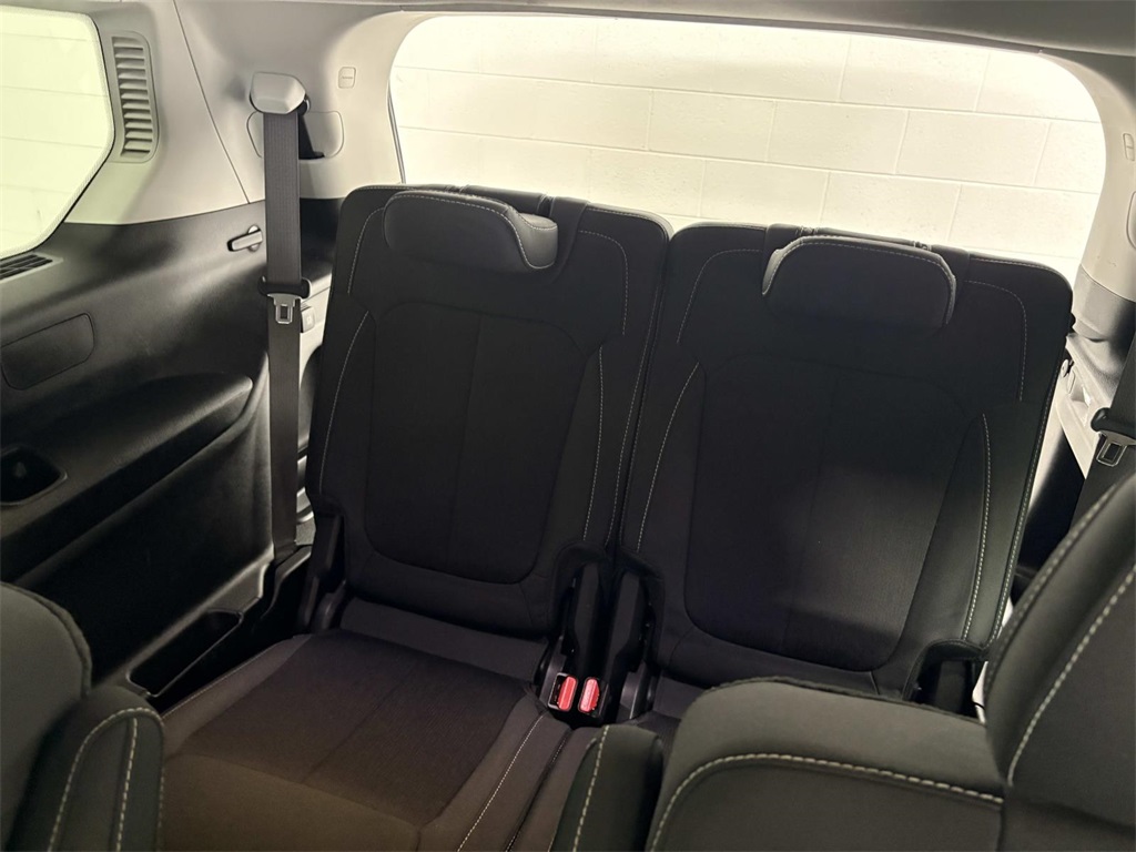 2023 Jeep Grand Cherokee Laredo photo 18
