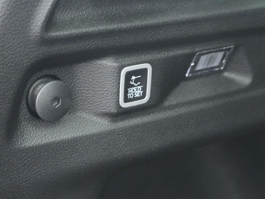 2025 Jeep Grand Cherokee Limited photo 13