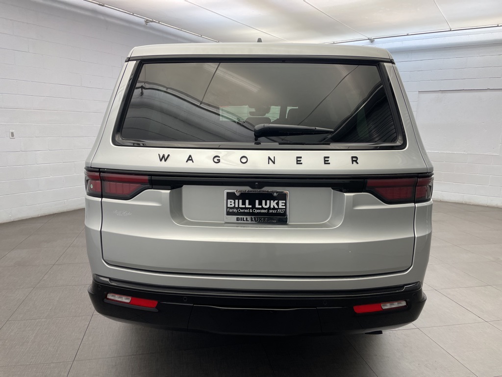 2025 Jeep Wagoneer L Series II photo 4