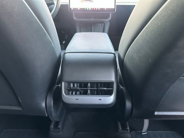 2023 Tesla Model Y Long Range photo 31