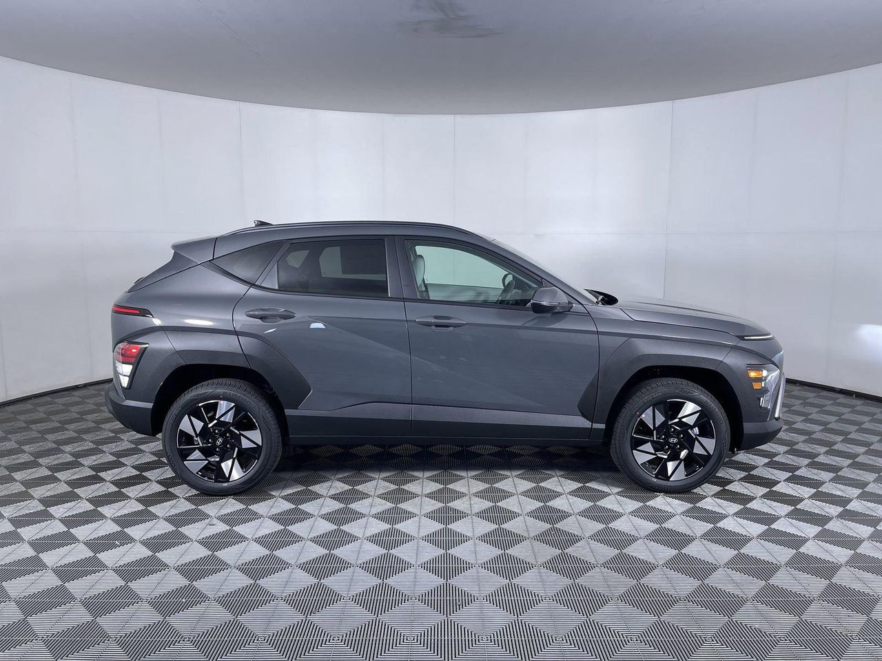 2025 Hyundai Kona SEL photo 4