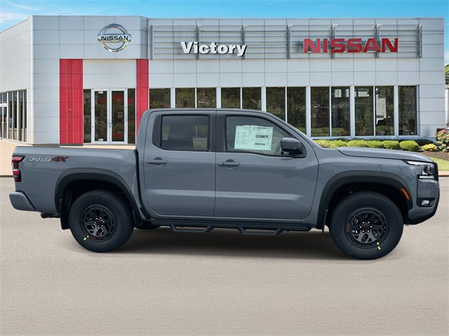 2026 Nissan Frontier Crew Cab PRO-4X photo 2
