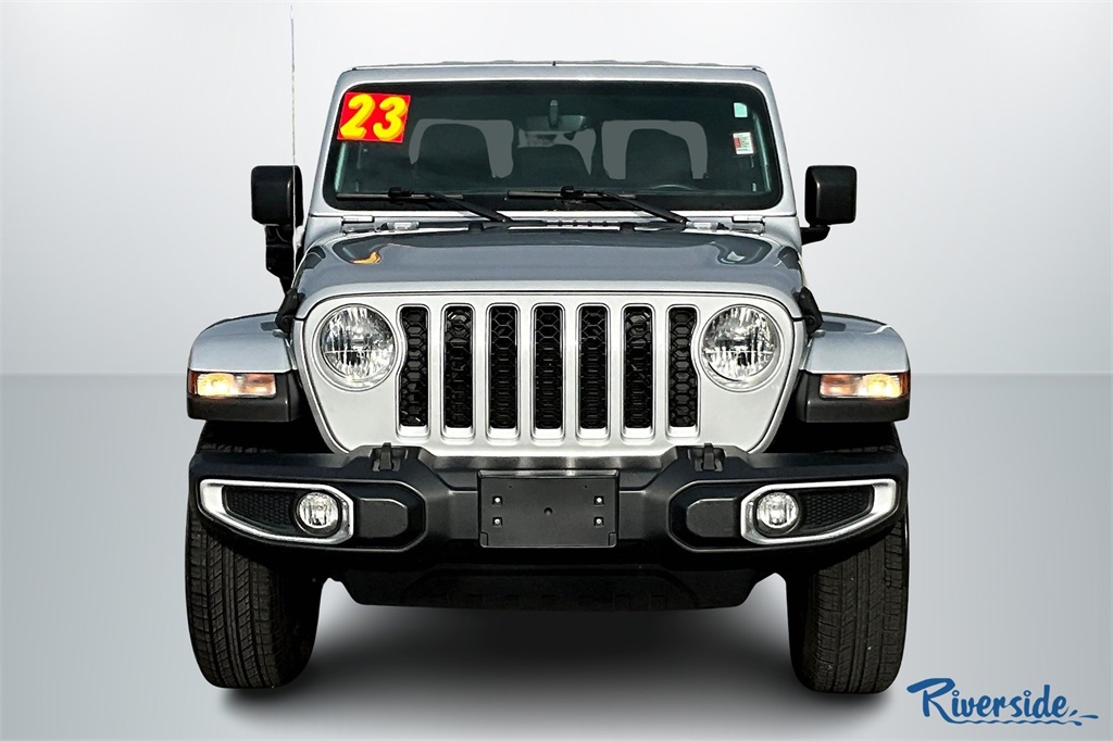 2023 Jeep Gladiator Overland photo 2