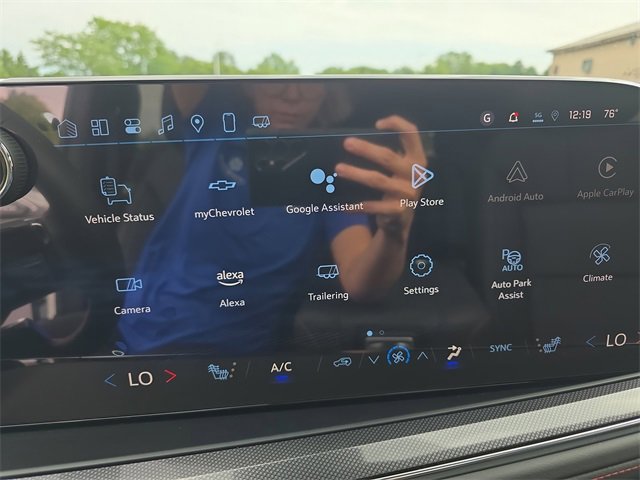 2025 Chevrolet Suburban RST photo 22