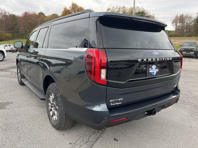 2025 Ford Expedition MAX photo 4
