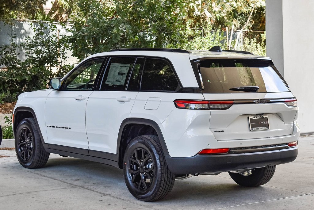2025 Jeep Grand Cherokee Altitude X photo 3