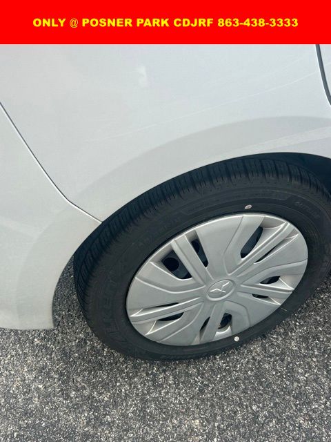 2024 Mitsubishi Mirage ES photo 4