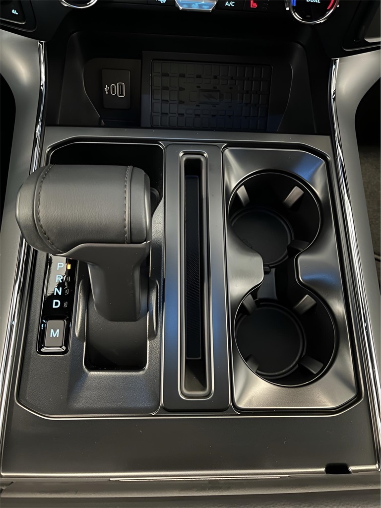 2025 Ford F-150 XLT photo 17