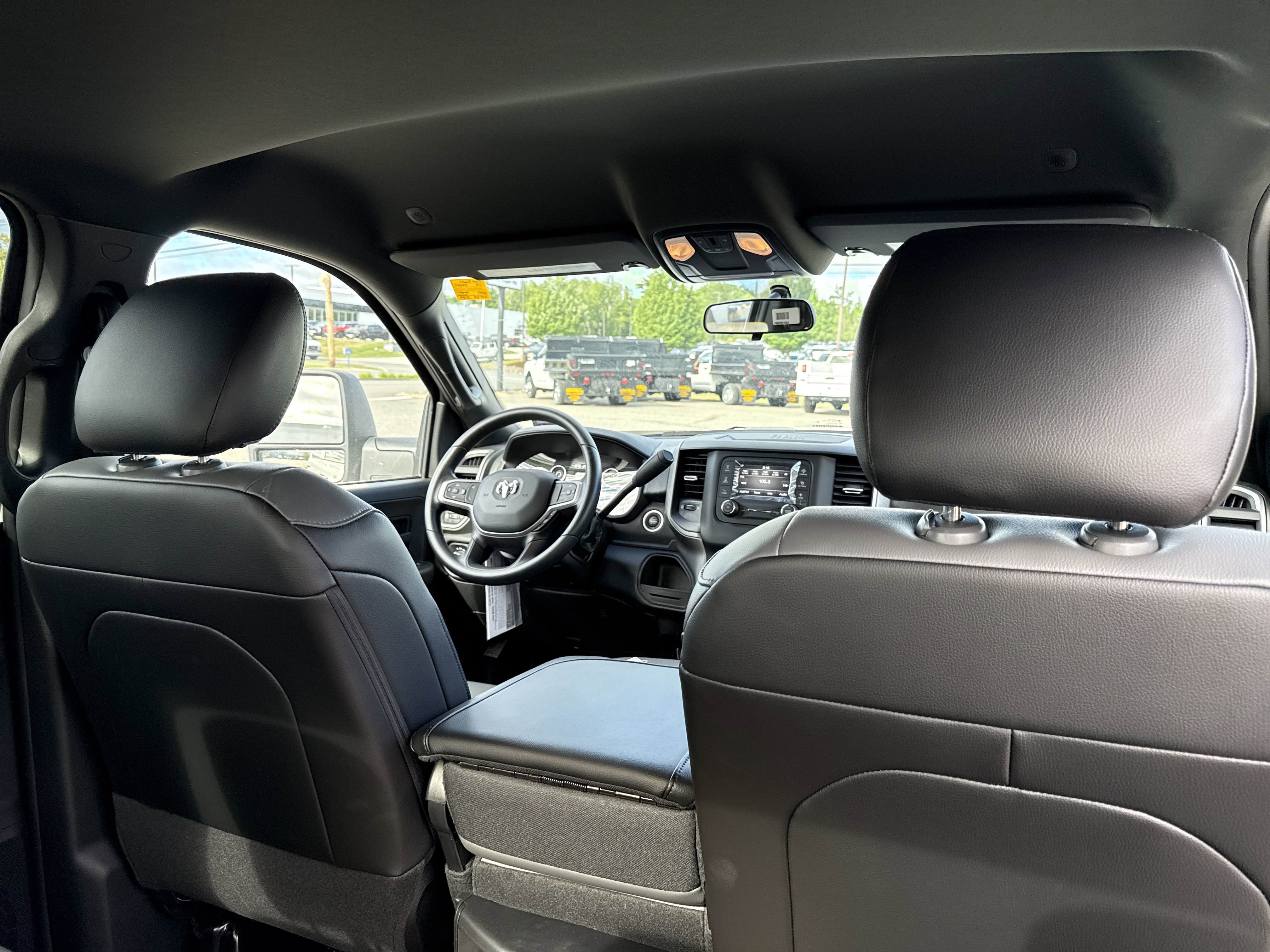 2024 Ram 3500 Tradesman photo 3