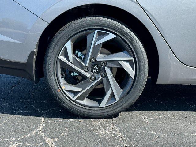 2025 Hyundai Elantra Hybrid Limited photo 4