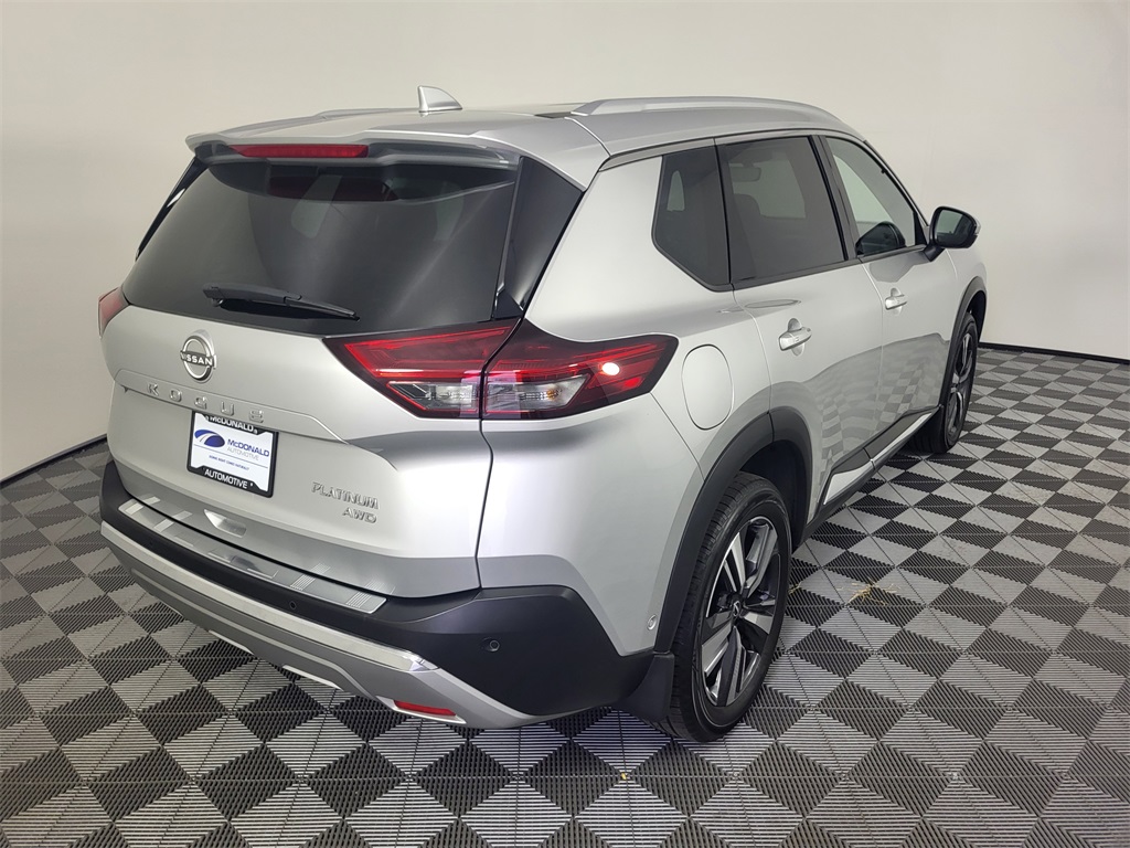 2023 Nissan Rogue Platinum photo 4