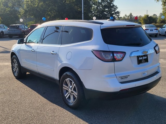 2017 Chevrolet Traverse 2LT photo 5